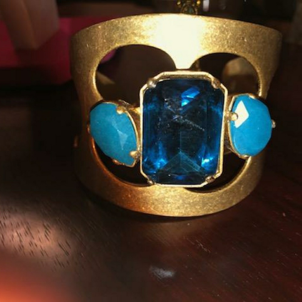 Gold bangle